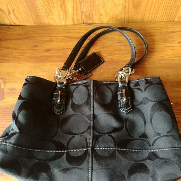 Coach satchel - Picture 2 of 4